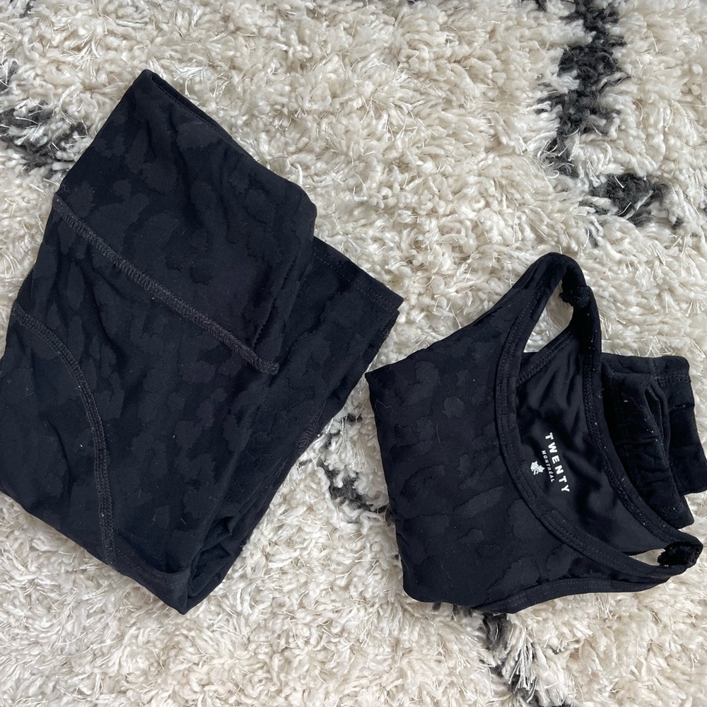 Twenty Montreal workout set. Leopard print black on black.